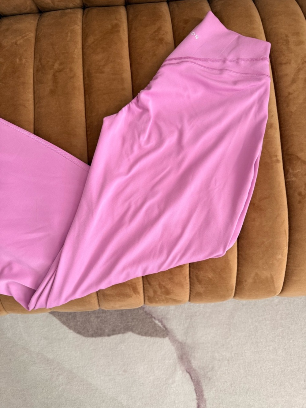 Icon High-Rise Sculptseam Straight Leg Pant in Tulip - Short 31" Size Medium - Picture 8 of 11